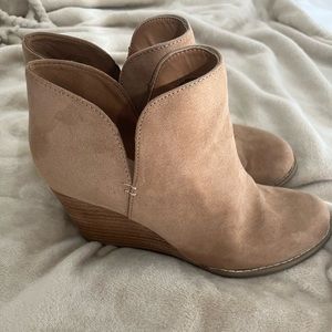 Closed toe boots